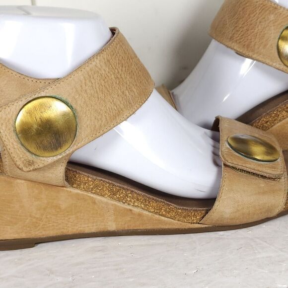 Taos Women’s Carousel 2 EU41 US 10-10,5 Tan Leather Wedge Strappy Sandal Shoes - Picture 16 of 16